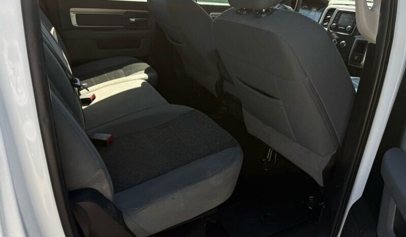 
								2019 Ram 1500 Classic SLT 5.7L Hemi Crew Cab 4X4 full									