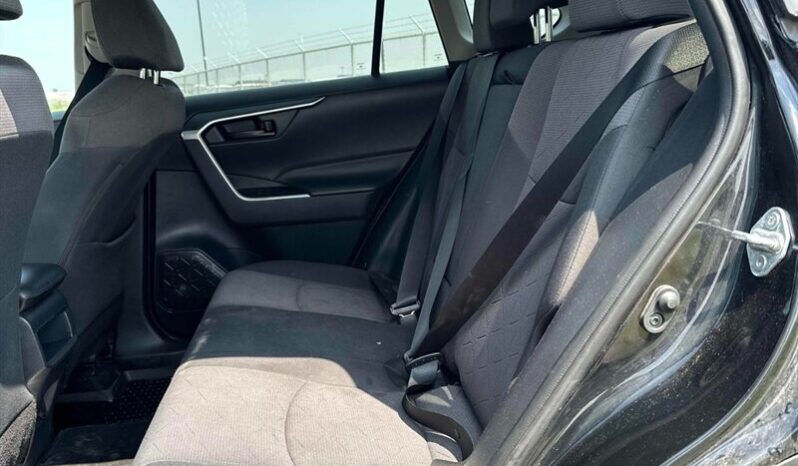 
								2019 Toyota RAV4 LE AWD full									