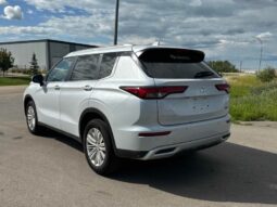 
										2024 Mitsubishi Outlander SE AWD full									