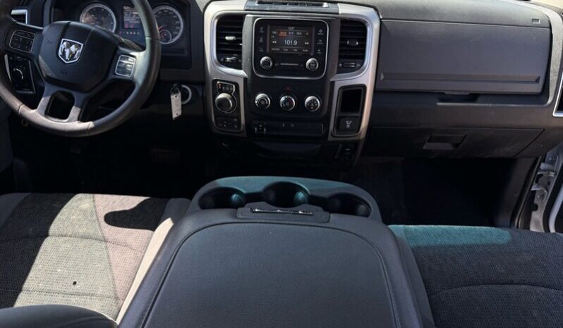 
								2019 Ram 1500 Classic SLT 5.7L Hemi Crew Cab 4X4 full									