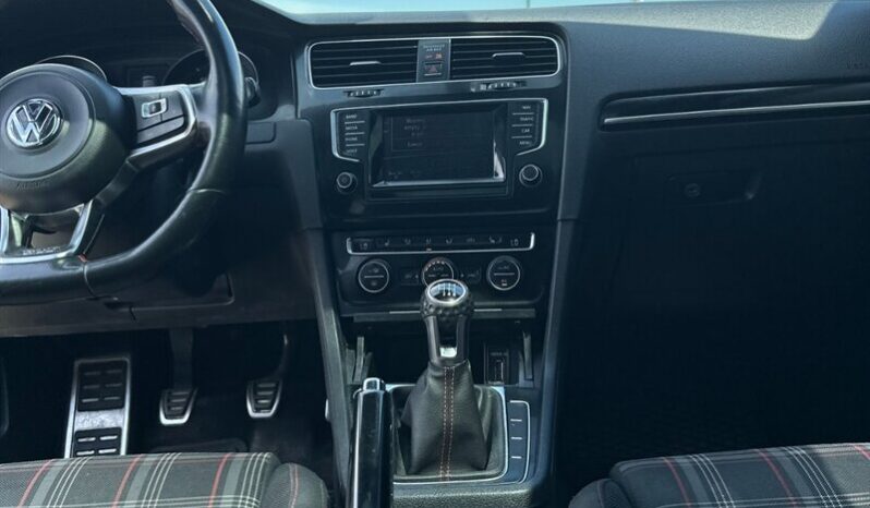 
								2015 Volkswagen Golf GTI Autobahn full									