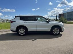
										2024 Mitsubishi Outlander SE AWD full									