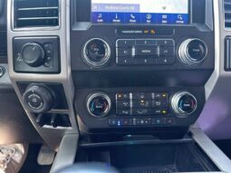 
										2019 Ford F-150 Lariat Crew Cab 4X4 full									
