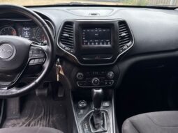 
										2019 Jeep Cherokee Latitude 4X4 full									