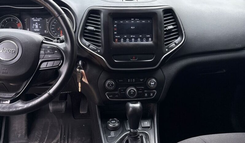 
								2019 Jeep Cherokee Latitude 4X4 full									