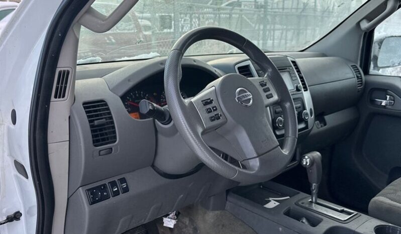 
								2016 Nissan Frontier SV Crew Cab 4X4 full									