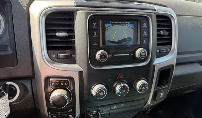 
								2019 Ram 1500 Classic SLT 5.7L Hemi Crew Cab 4X4 full									