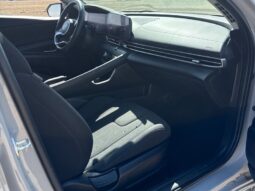 
										2023 Hyundai Elantra Preferred full									