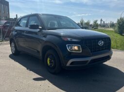 
										2023 Hyundai Venue Essential full									