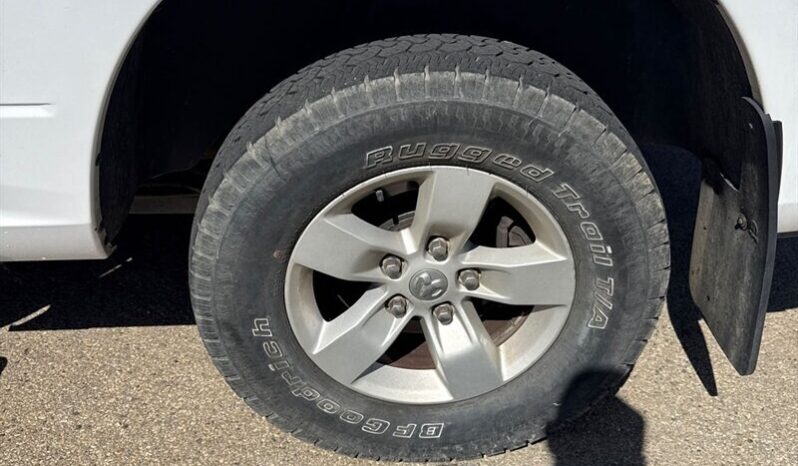 
								2019 Ram 1500 Classic SLT 5.7L Hemi Crew Cab 4X4 full									