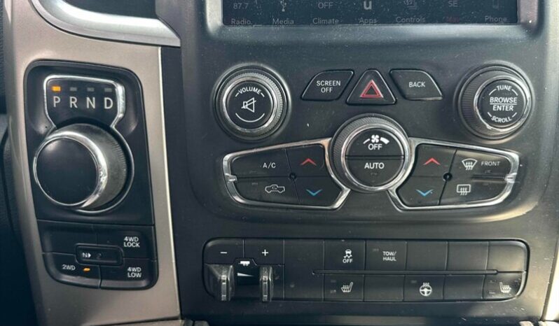 
								2019 Ram 1500 Classic SLT 5.7L Hemi Crew Cab 4X4 full									