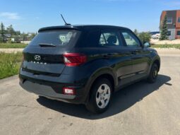 
										2023 Hyundai Venue Essential full									