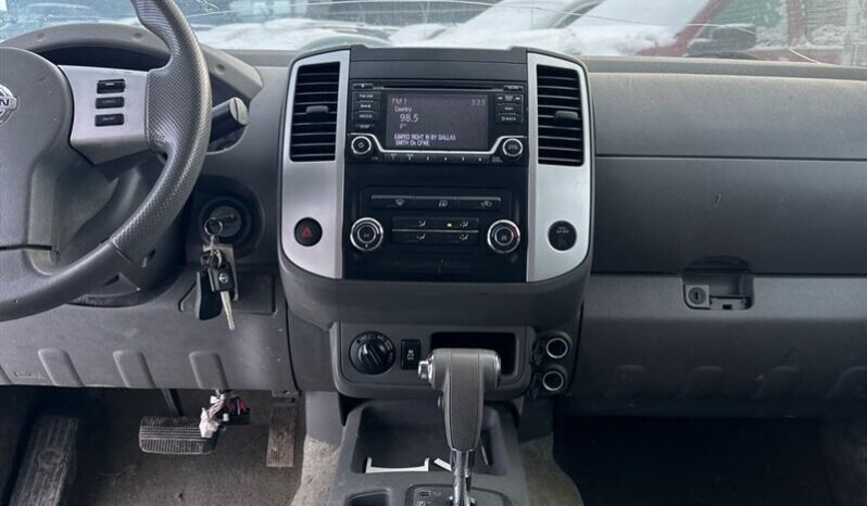 
								2016 Nissan Frontier SV Crew Cab 4X4 full									