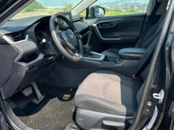 
										2019 Toyota RAV4 LE AWD full									