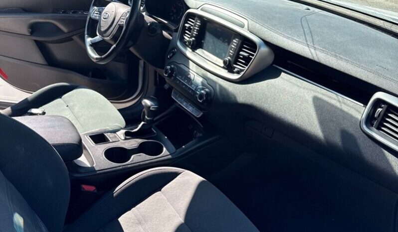 
								2019 Kia Sorento LX AWD full									