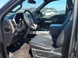 
										2019 Ford F-150 Lariat Crew Cab 4X4 full									