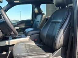 
										2019 Ford F-150 Lariat Crew Cab 4X4 full									