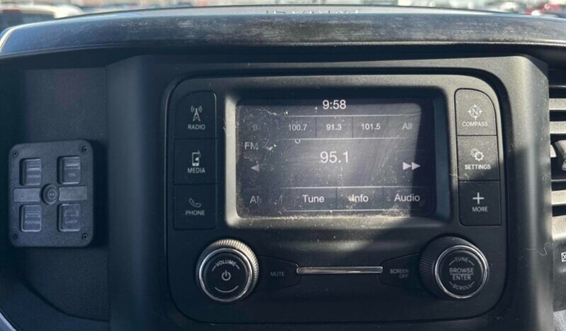 
								2020 Ram 2500 Big Horn 6.4L Hemi Crew Cab 4X4 full									