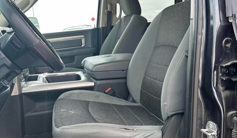 
								2019 Ram 1500 Classic SLT 5.7L Hemi Crew Cab 4X4 full									