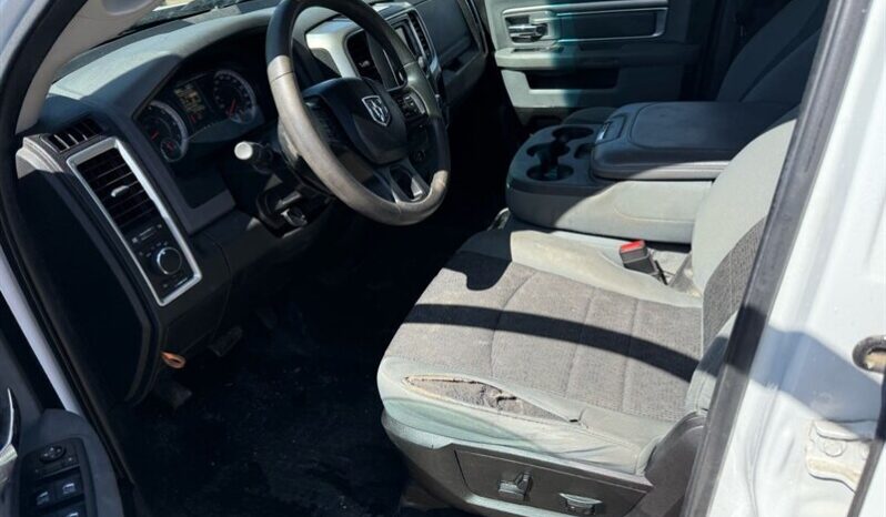 
								2019 Ram 1500 Classic SLT 5.7L Hemi Crew Cab 4X4 full									
