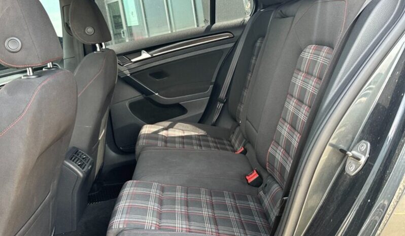 
								2015 Volkswagen Golf GTI Autobahn full									