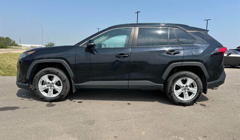 
								2019 Toyota RAV4 LE AWD full									