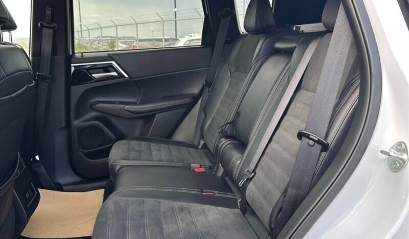 
								2024 Mitsubishi Outlander SE AWD full									