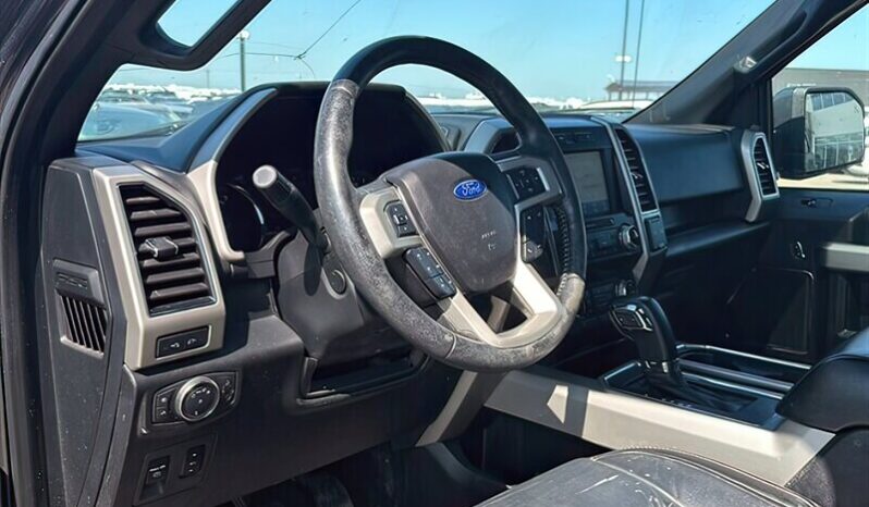 
								2019 Ford F-150 Lariat Crew Cab 4X4 full									