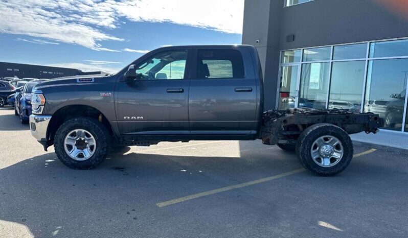 
								2020 Ram 2500 Big Horn 6.4L Hemi Crew Cab 4X4 full									