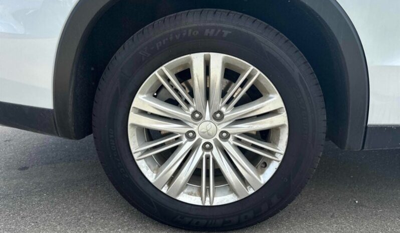 
								2024 Mitsubishi Outlander SE AWD full									