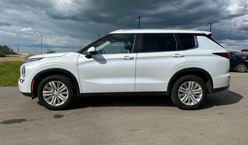 
								2024 Mitsubishi Outlander SE AWD full									