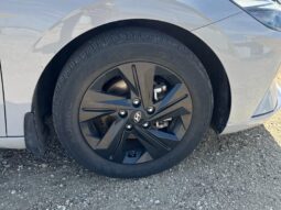 
										2023 Hyundai Elantra Preferred full									