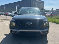 
										2023 Hyundai Venue Essential full									