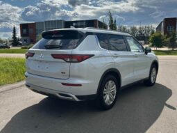 
										2024 Mitsubishi Outlander SE AWD full									