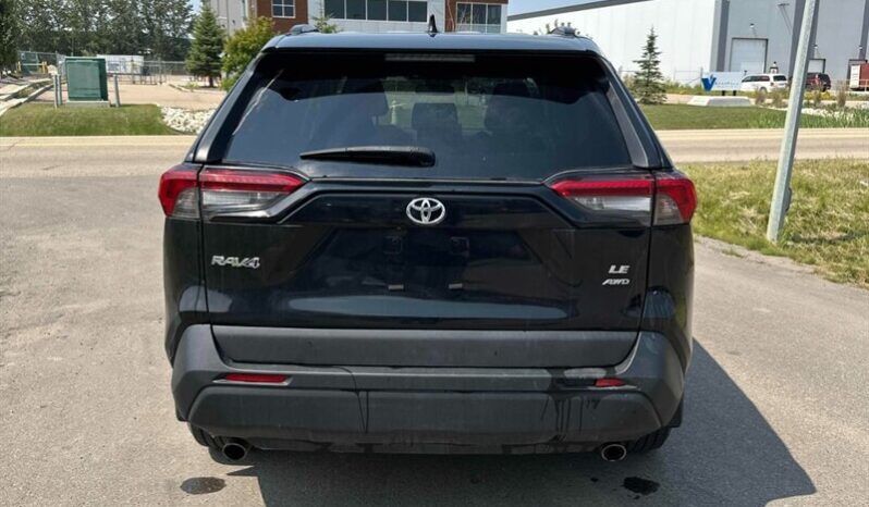 
								2019 Toyota RAV4 LE AWD full									