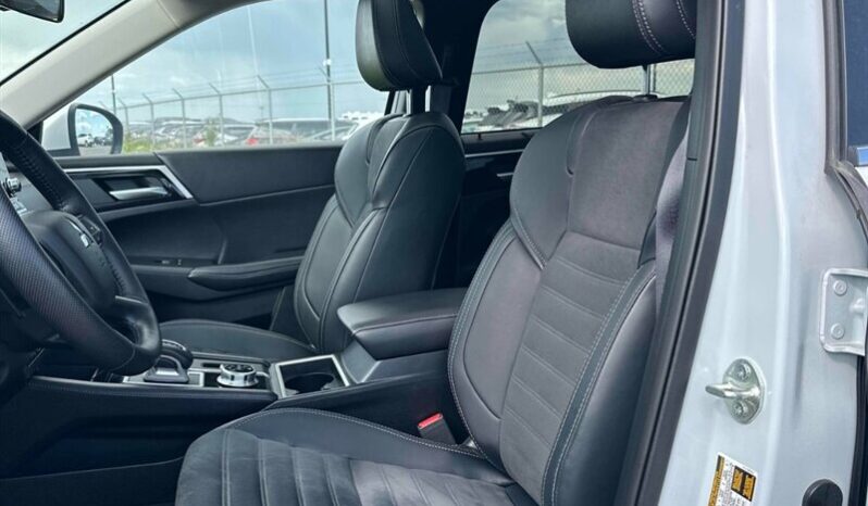 
								2024 Mitsubishi Outlander SE AWD full									