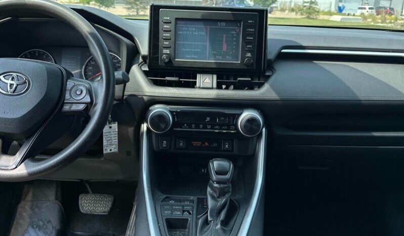 
								2019 Toyota RAV4 LE AWD full									