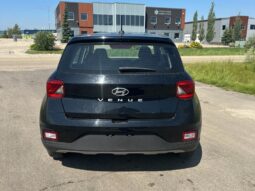 
										2023 Hyundai Venue Essential full									