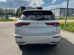 
										2024 Mitsubishi Outlander SE AWD full									