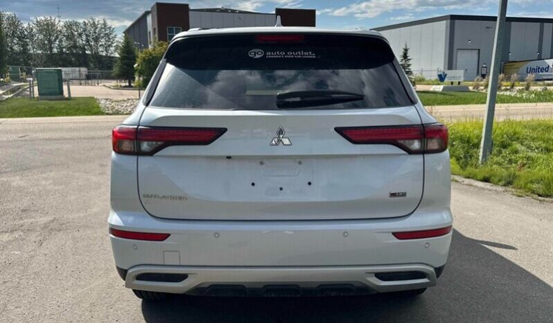 
								2024 Mitsubishi Outlander SE AWD full									