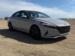 
										2023 Hyundai Elantra Preferred full									