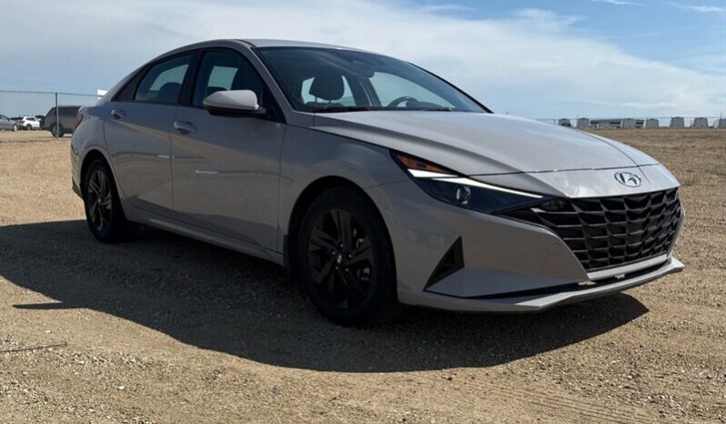 
								2023 Hyundai Elantra Preferred full									