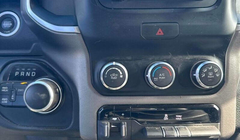 
								2020 Ram 2500 Big Horn 6.4L Hemi Crew Cab 4X4 full									
