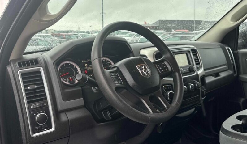 
								2019 Ram 1500 Classic SLT 5.7L Hemi Crew Cab 4X4 full									