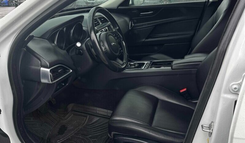 2018 Jaguar XE 25t Premium AWD full