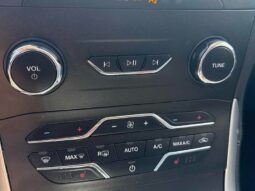 
										2020 Ford Edge SEL AWD full									
