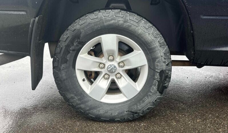 
								2019 Ram 1500 Classic SLT 5.7L Hemi Crew Cab 4X4 full									