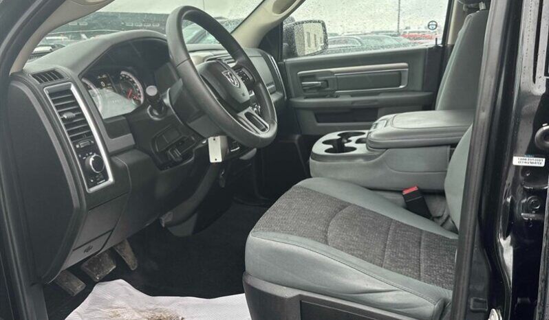 
								2019 Ram 1500 Classic SLT 5.7L Hemi Crew Cab 4X4 full									