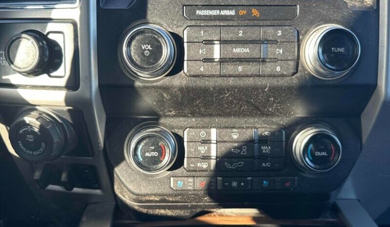 
								2019 Ford F-150 Lariat FX4 5.0L Crew Cab 4×4 full									
