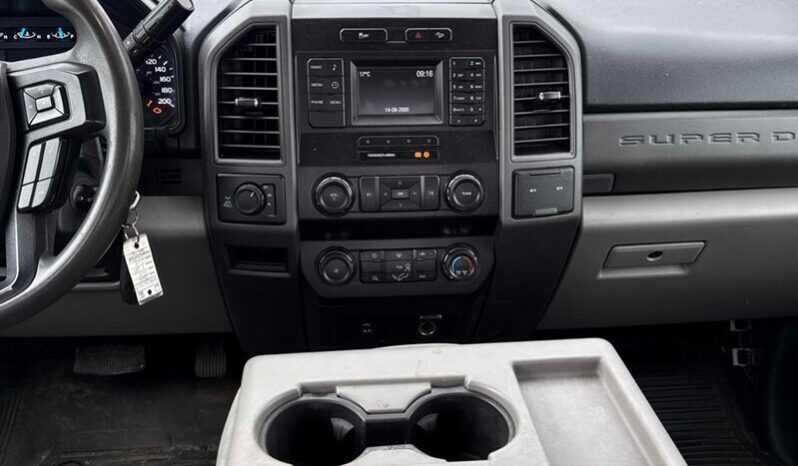 
								2019 Ford F-250 Super Duty XL FX4 6.2L Crew Cab 4×4 full									